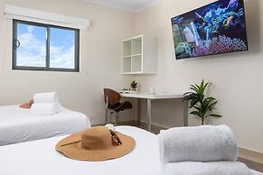 NEW Premium 4BR Large Pool Outdoor Kitchen