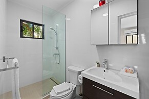 NEW Premium 4BR Large Pool Outdoor Kitchen