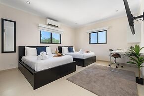 NEW Premium 4BR Large Pool Outdoor Kitchen