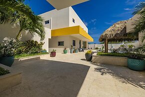 NEW Premium 4BR Large Pool Outdoor Kitchen