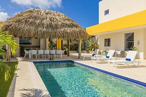 NEW Premium 4BR Large Pool Outdoor Kitchen