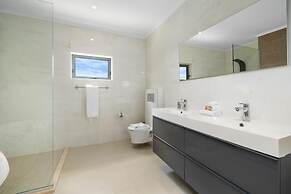 NEW Premium 4BR Large Pool Outdoor Kitchen