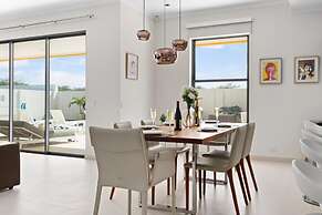 NEW Premium 4BR Large Pool Outdoor Kitchen