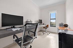 NEW Premium 4BR Large Pool Outdoor Kitchen