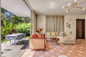Stylish 2BR w Pool Near Candolim and Coco Beach