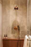 Stylish 2BR w Pool Near Candolim and Coco Beach