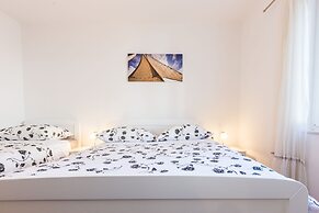 Lovely Leisure Apartments With Pool