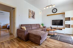 Lovely Leisure Apartments With Pool