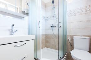 Lovely Leisure Apartments With Pool