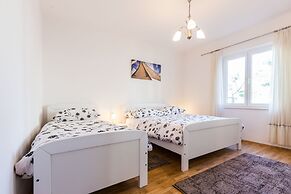 Lovely Leisure Apartments With Pool