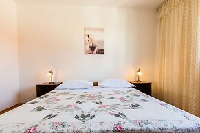 Lovely Leisure Apartments With Pool