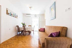 Lovely Leisure Apartments With Pool