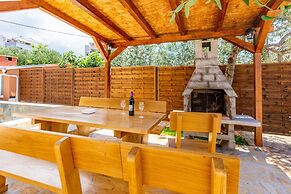 Lovely Leisure Apartments With Pool