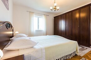 Lovely Leisure Apartments With Pool