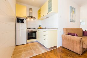 Lovely Leisure Apartments With Pool