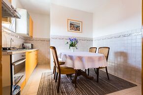 Lovely Leisure Apartments With Pool