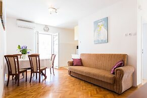 Lovely Leisure Apartments With Pool