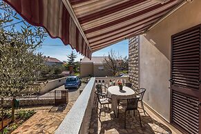 Lovely Leisure Apartments With Pool