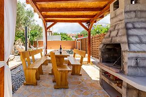 Lovely Leisure Apartments With Pool