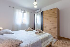 Lovely Leisure Apartments With Pool