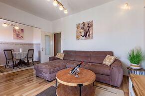 Lovely Leisure Apartments With Pool