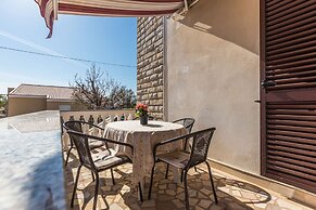 Lovely Leisure Apartments With Pool