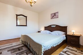 Lovely Leisure Apartments With Pool