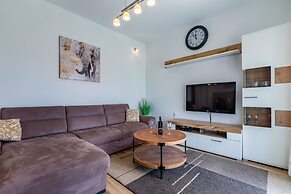 Lovely Leisure Apartments With Pool