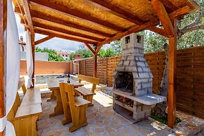 Lovely Leisure Apartments With Pool