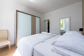 Chill Out Old Town & Seaview Apartments