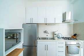 Chill Out Old Town & Seaview Apartments