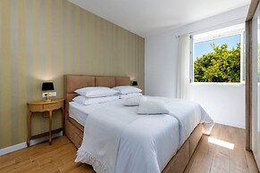 Chill Out Old Town & Seaview Apartments