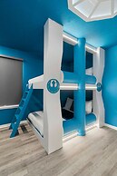 Incredible 10bd Summerkitchen Windsor Cay