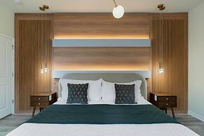 Incredible 10bd Summerkitchen Windsor Cay