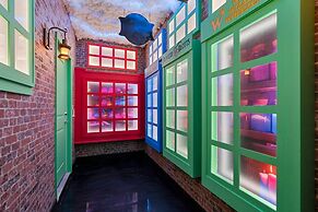 Incredible 10bd Summerkitchen Windsor Cay