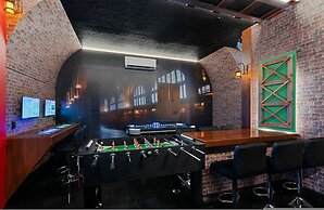 Incredible 10bd Summerkitchen Windsor Cay