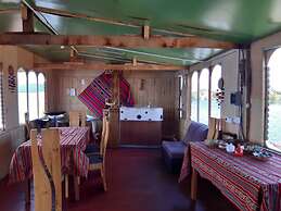 UROS ARUMA URO LODGE