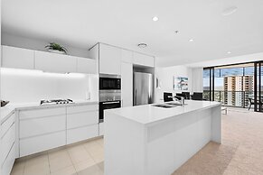 Luxury Sky High Escape with Ocean Views