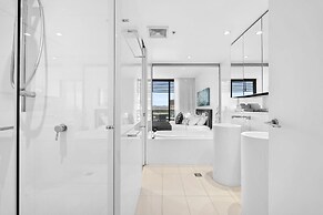 Luxury Sky High Escape with Ocean Views