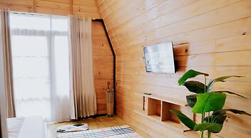 Sikunir Pondok Cabin By Travelink