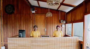 Sikunir Pondok Cabin By Travelink