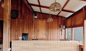 Sikunir Pondok Cabin By Travelink