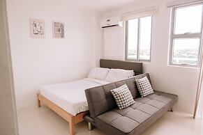 Chic & Cozy Metro Hideout