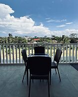 Chic & Cozy Metro Hideout