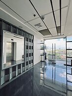 Chic & Cozy Metro Hideout