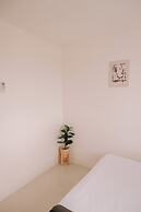 Chic & Cozy Metro Hideout