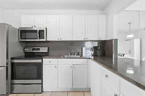 Bay Harbor Sunset Apt 2C