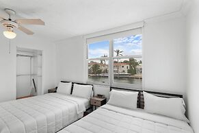 Bay Harbor Sunset Apt 2C