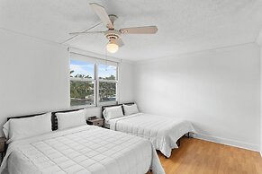 Bay Harbor Sunset Apt 2C