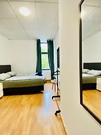 Stylish Shared 3-Bedroom Stay Near City